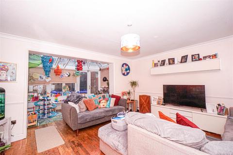 3 bedroom terraced house for sale, Robert Tressell Close, Hastings