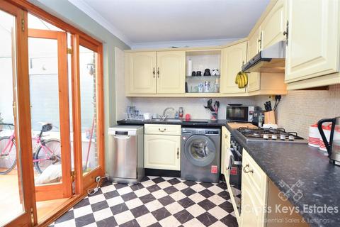2 bedroom house for sale, Washbourne Close, Plymouth PL1