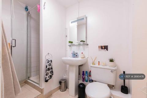 6 bedroom terraced house to rent, Peveril Street, Nottingham, NG7