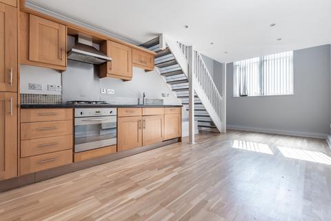 2 bedroom flat to rent, Thurlow Park Road, London, SE21