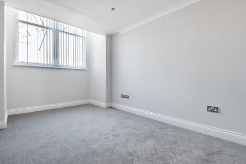 2 bedroom flat to rent, Thurlow Park Road, London, SE21
