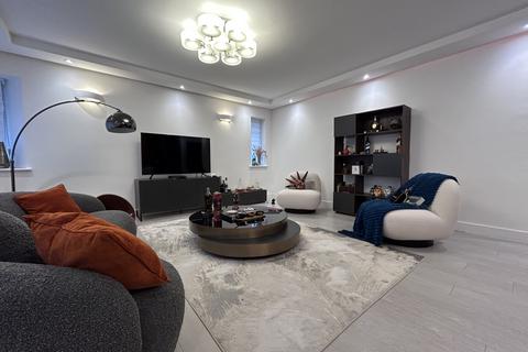 3 bedroom flat to rent, Mulberry Close, London NW4
