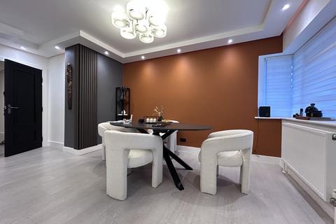 3 bedroom flat to rent, Mulberry Close, London NW4