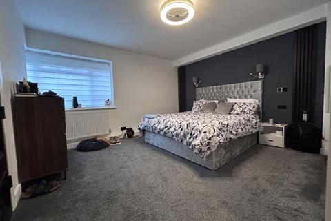 3 bedroom flat to rent, Mulberry Close, London NW4