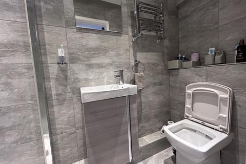 3 bedroom flat to rent, Mulberry Close, London NW4