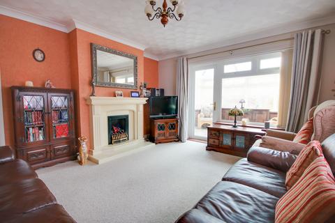 undefined, SHOLING! NO CHAIN! GORGEOUS KITCHEN BREAKFAST ROOM!