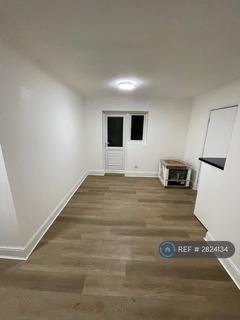 Studio to rent, London, London, NW2