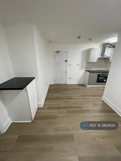 Studio to rent, London, London, NW2