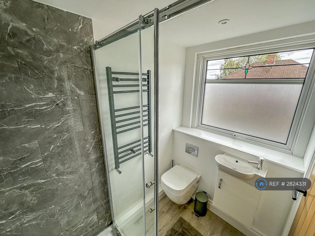 Room 3 - En-Suite