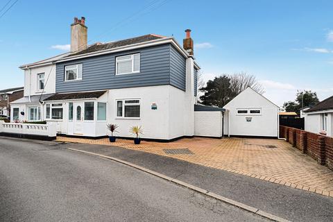 4 bedroom semi-detached house for sale, North Road, Selsey, PO20