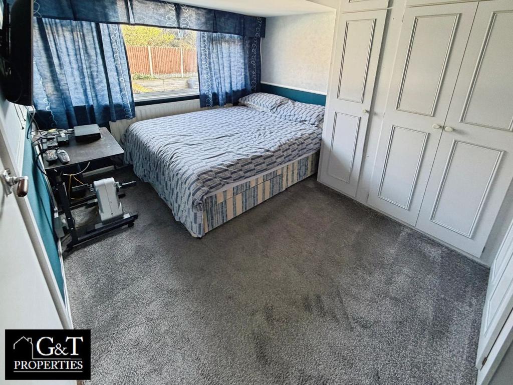 Second bedroom