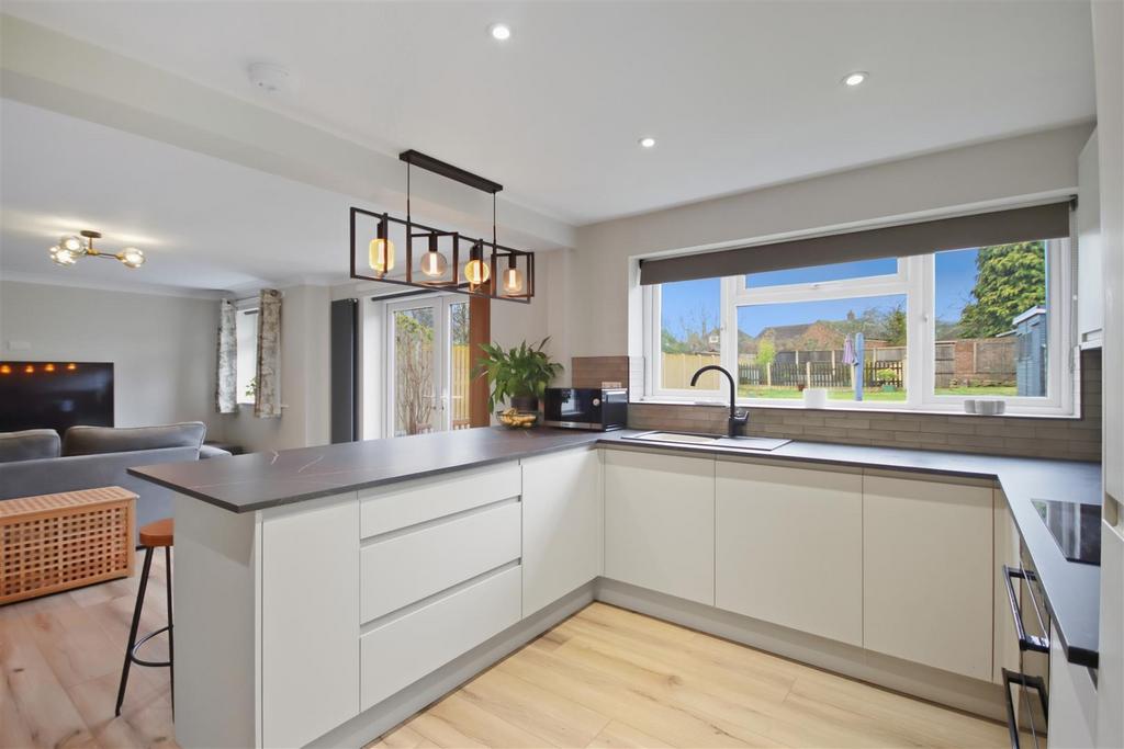Breakfast Kitchen/Family Room