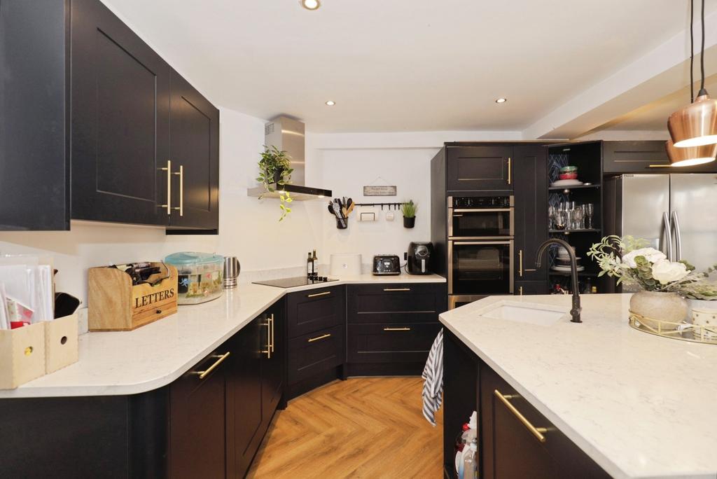 Pbox-IMG.jpg