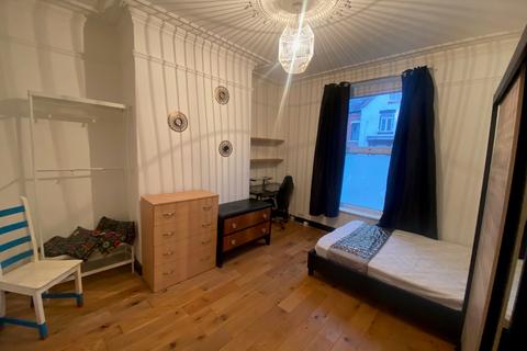undefined, Delph Mount, LEEDS
