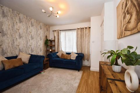 2 bedroom terraced house for sale, Manor road, Hull