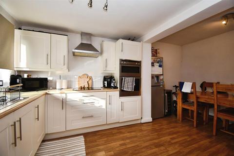 2 bedroom terraced house for sale, Manor road, Hull