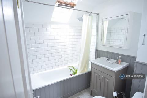 1 bedroom flat to rent, Hillfield Road, London, NW6
