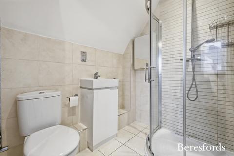 4 bedroom detached house for sale, Glades Close, Romford, RM1