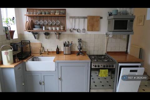 2 bedroom maisonette to rent, Acton Lane, London, W4