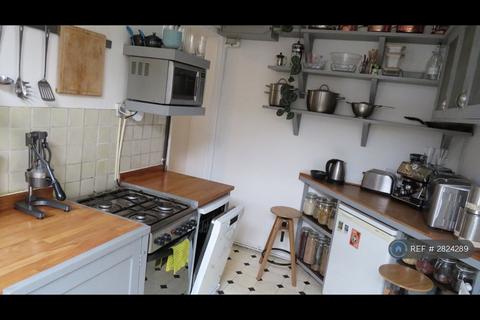 2 bedroom maisonette to rent, Acton Lane, London, W4