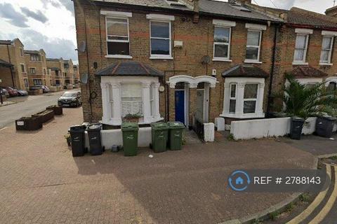 2 bedroom flat to rent, Strathleven Road, London, SW2