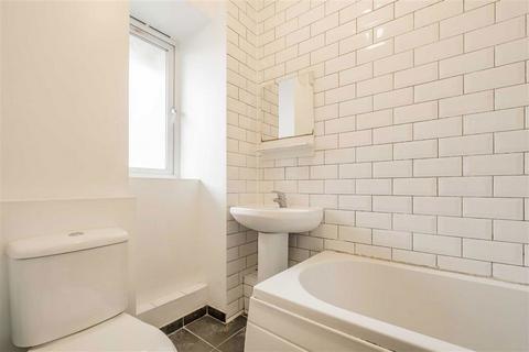 2 bedroom flat for sale, Long Lane, London SE1