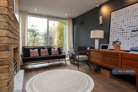 undefined, Gonnerston, St Albans, AL3