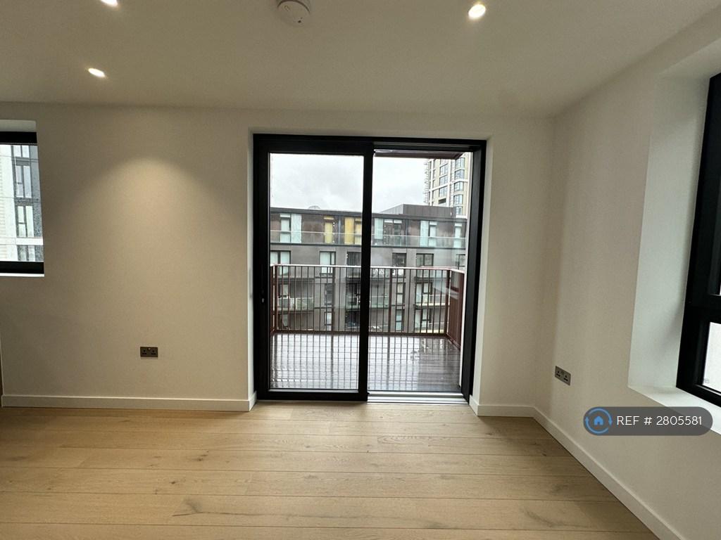 Living Room &amp; Balcony