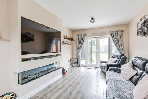4 bedroom detached house for sale, Holdenby Drive, Raunds