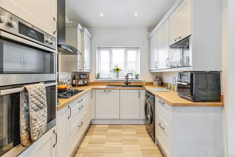 4 bedroom detached house for sale, Holdenby Drive, Raunds