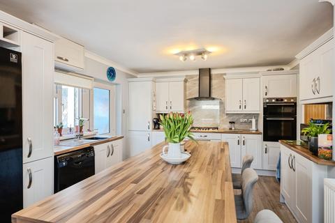 3 bedroom bungalow for sale, Lakeview Terrace, Carmarthenshire SA15
