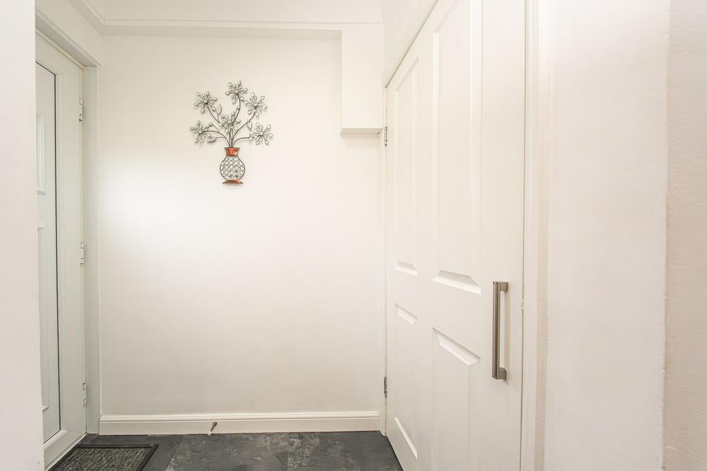 Rear Vestibule to Back Garden