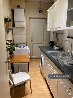 1 bedroom in a flat share to rent, London, London, W3