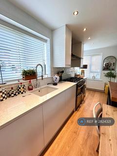3 bedroom semi-detached house to rent, Gladstone Road, Liverpool, L7