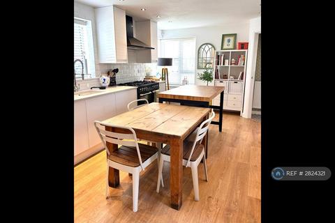 3 bedroom semi-detached house to rent, Gladstone Road, Liverpool, L7