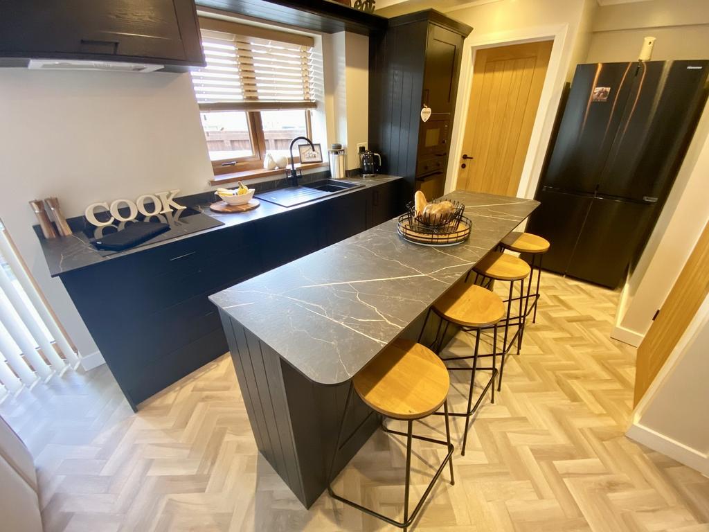 Kitchen/dining/living room