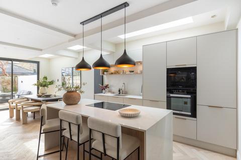 4 bedroom terraced house for sale, Narborough Street, London SW6
