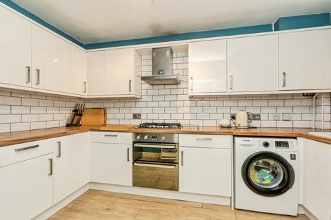 4 bedroom semi-detached house for sale, Chertsey Road, Byfleet, West Byfleet, Surrey, KT14