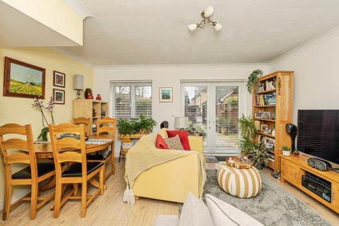 4 bedroom semi-detached house for sale, Chertsey Road, Byfleet, West Byfleet, Surrey, KT14