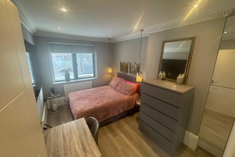 2 bedroom flat to rent, West Norwood SE27
