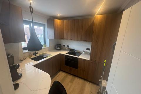 2 bedroom flat to rent, West Norwood SE27