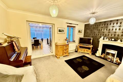 undefined, Lonydd Glas, Llanharan, Pontyclun