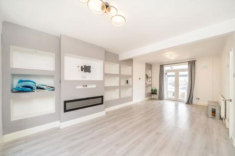 3 bedroom house to rent, Cliffview Road, London SE13