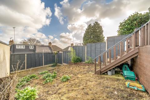 3 bedroom house to rent, Cliffview Road, London SE13