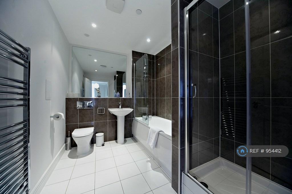 En-Suite Bathroom