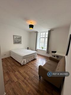 4 bedroom flat to rent, George Street, Aberdeen, AB25