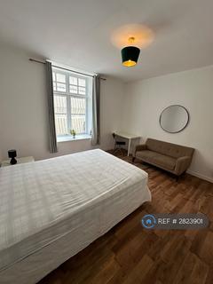 4 bedroom flat to rent, George Street, Aberdeen, AB25