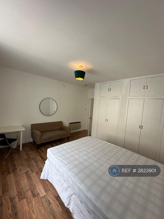 Bedroom 1 (Rear)