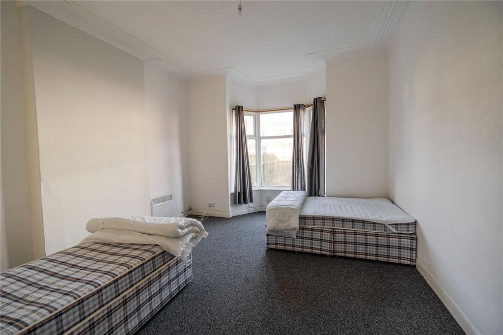 Bedroom/Living Room