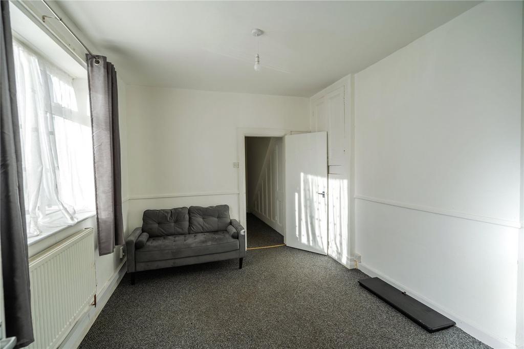 Bedroom/Dining Room